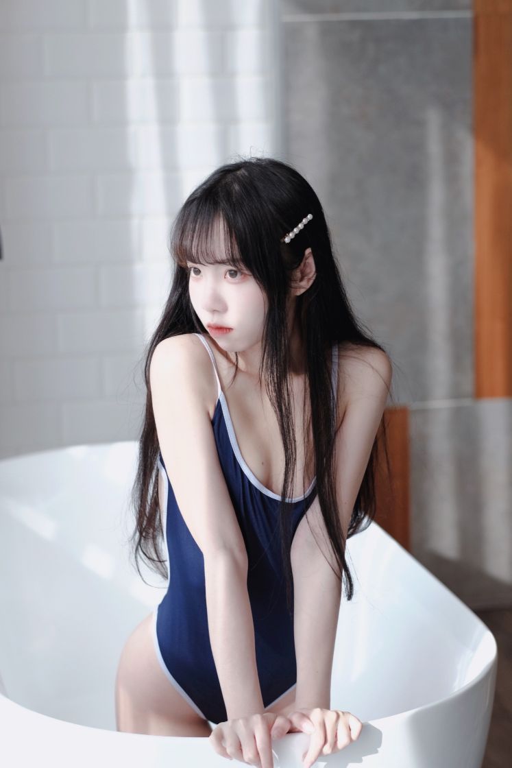 可可小白兔追跑起來跟着兔兔去游泳 – 1206