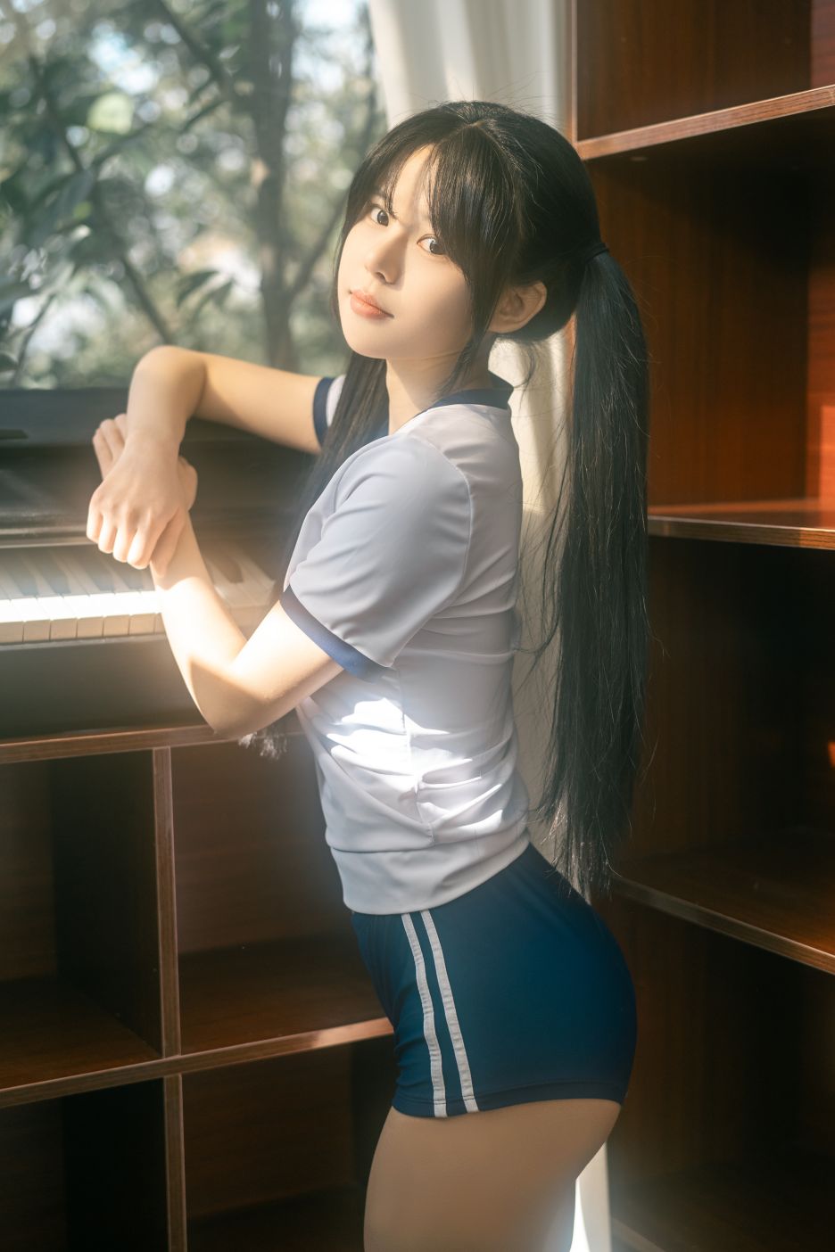 rua阮阮春の更衣室体操服 – 942